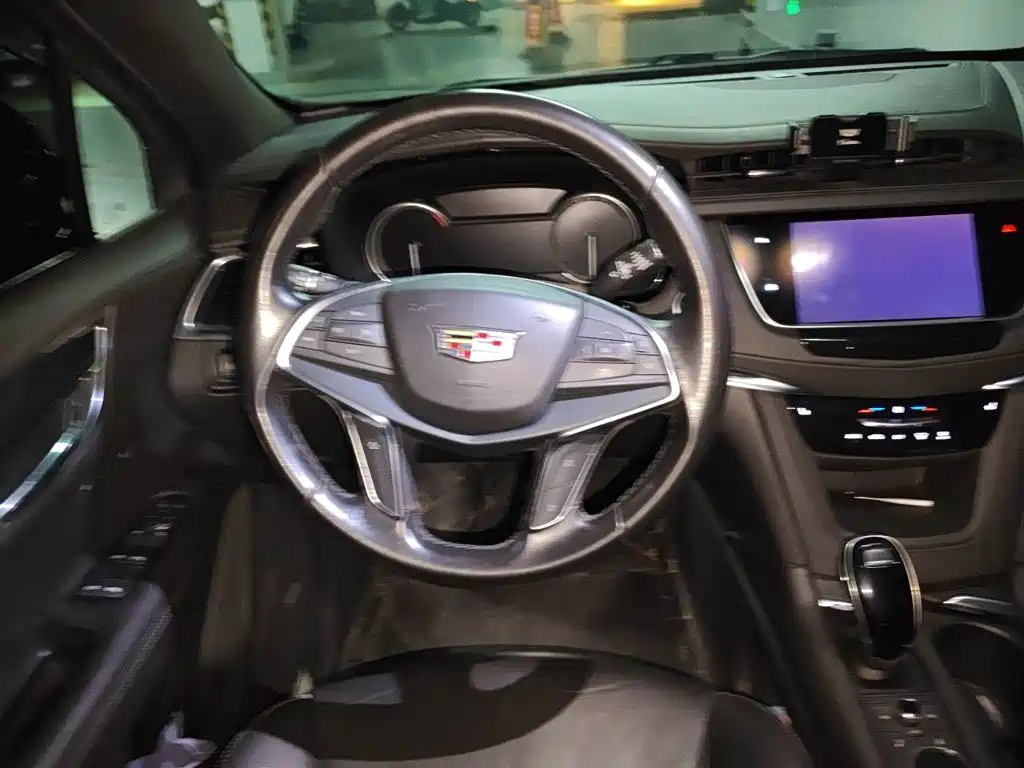 Cadillac XT5 — миниатюра 3