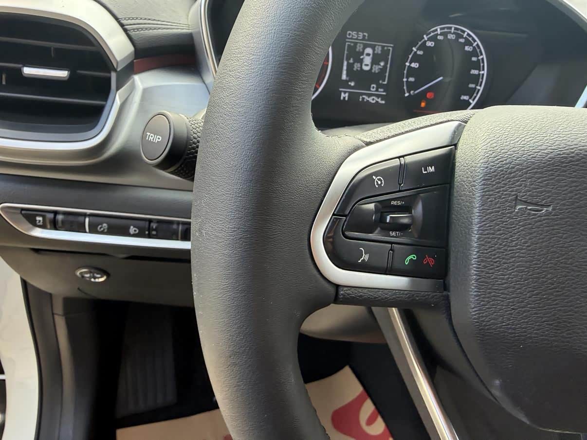 Geely Binyue 1.4 л 2022 г. Белый, пробег 17000 км