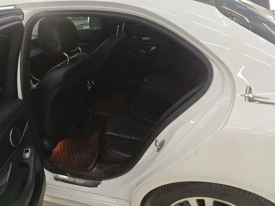 Mercedes-Benz C-Class — миниатюра 4