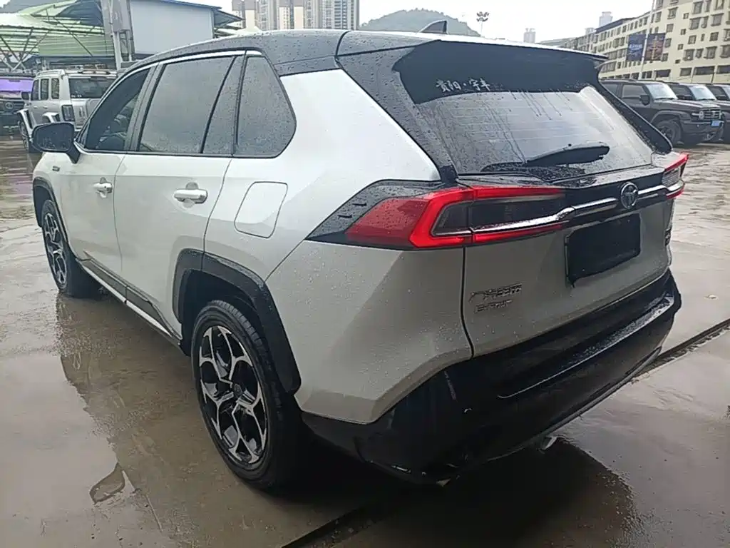 Toyota Wildlander New Energy — миниатюра 5