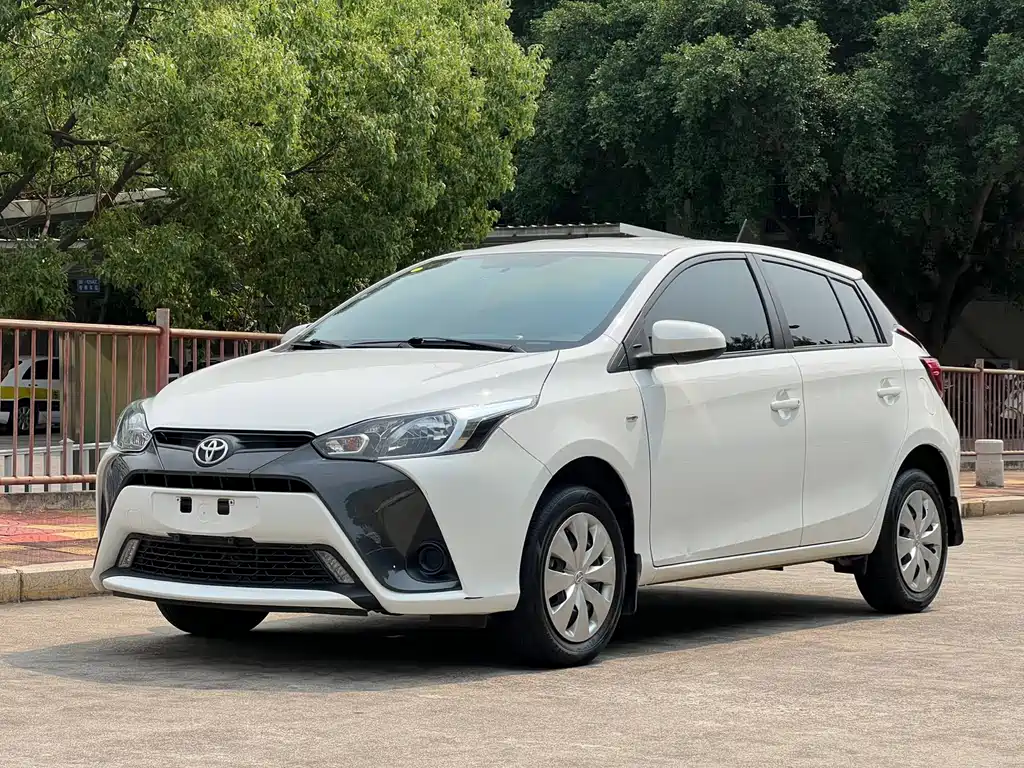 Toyota Yaris L 2022