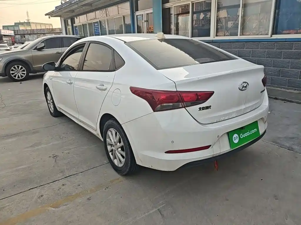 Hyundai Verna — миниатюра 5
