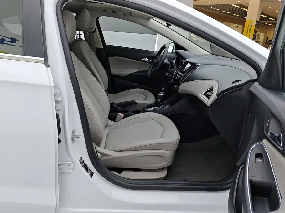 Chevrolet Cruze — миниатюра 8