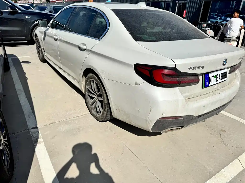 BMW 5 Series New Energy — миниатюра 9