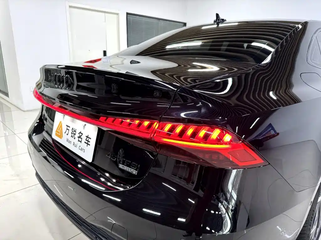 Audi A7L — миниатюра 7