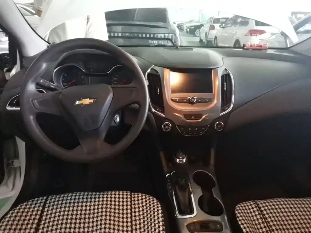 Chevrolet Cruze — миниатюра 12