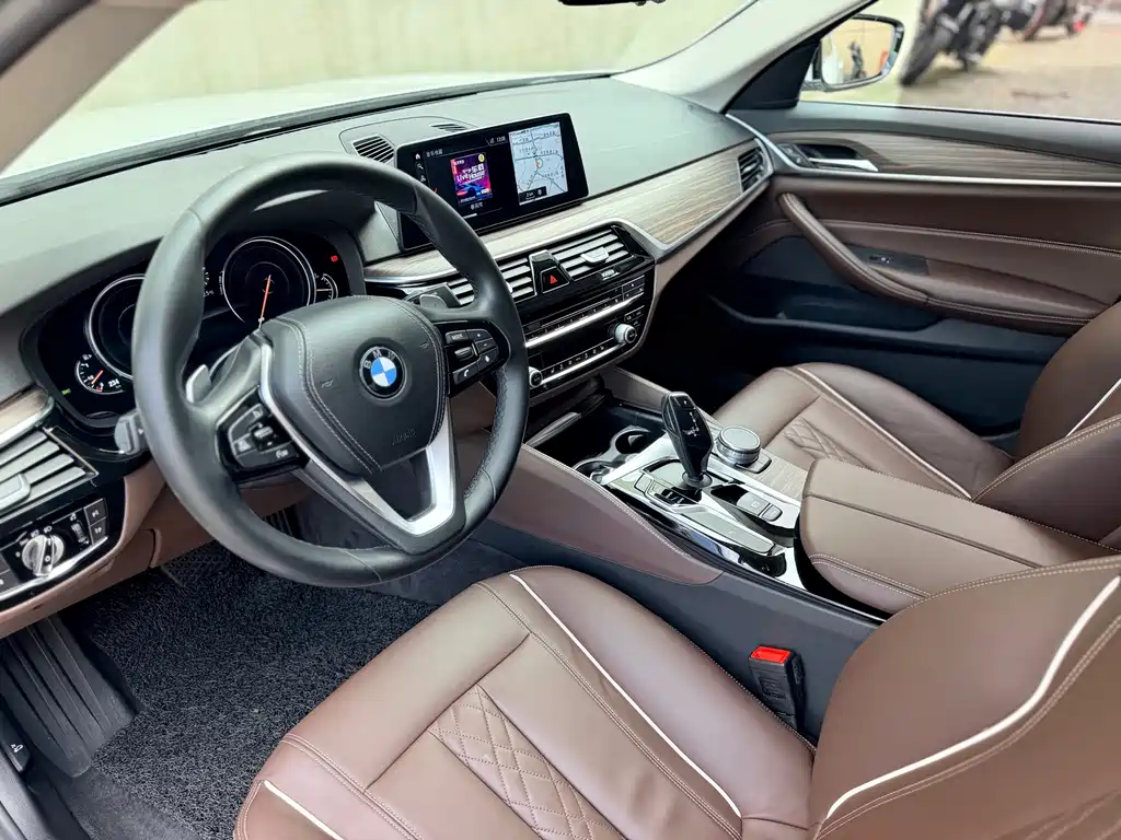 BMW 5 Series — миниатюра 19