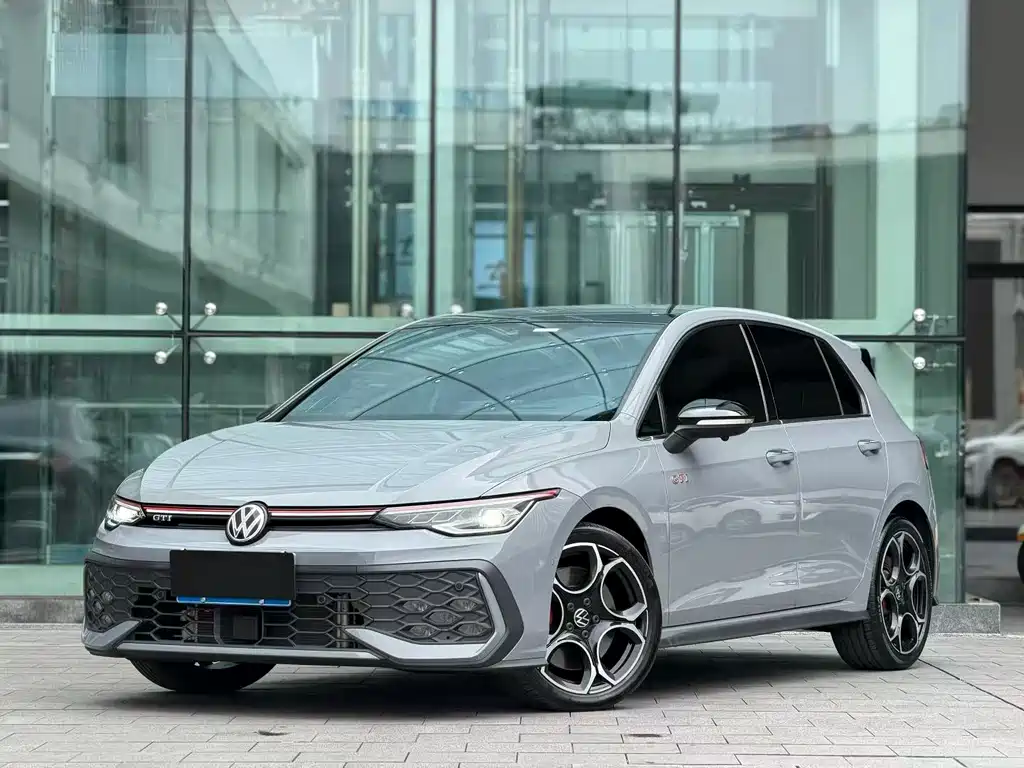 Купить Volkswagen Golf GTI