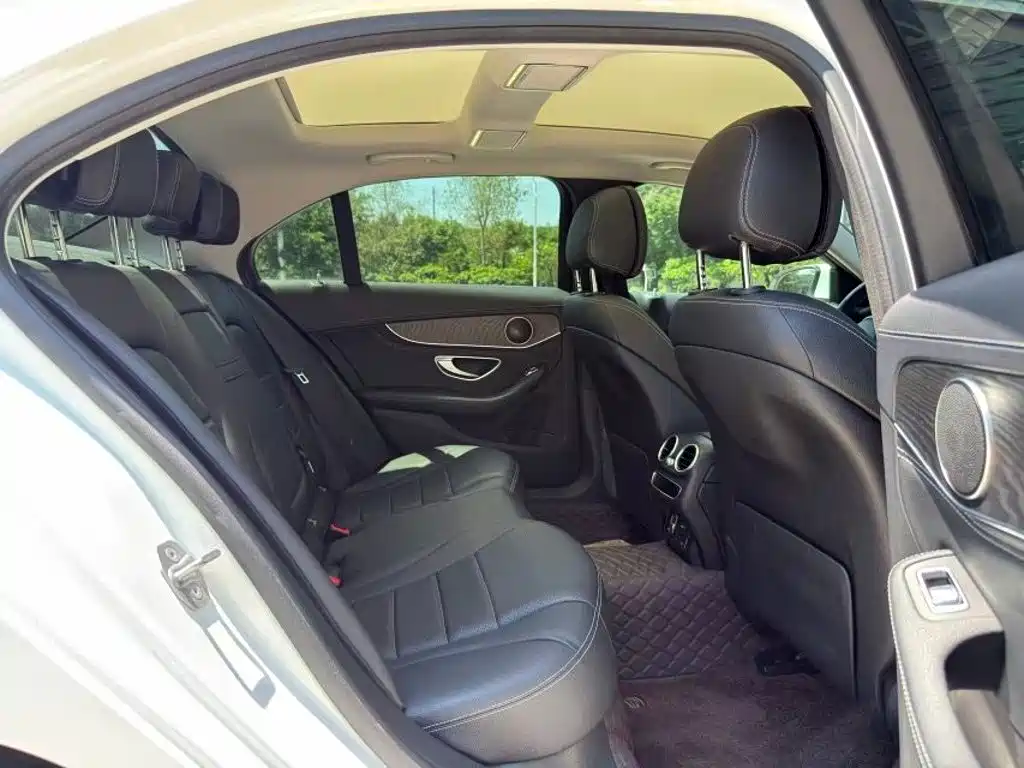 Mercedes-Benz C-Class — миниатюра 8