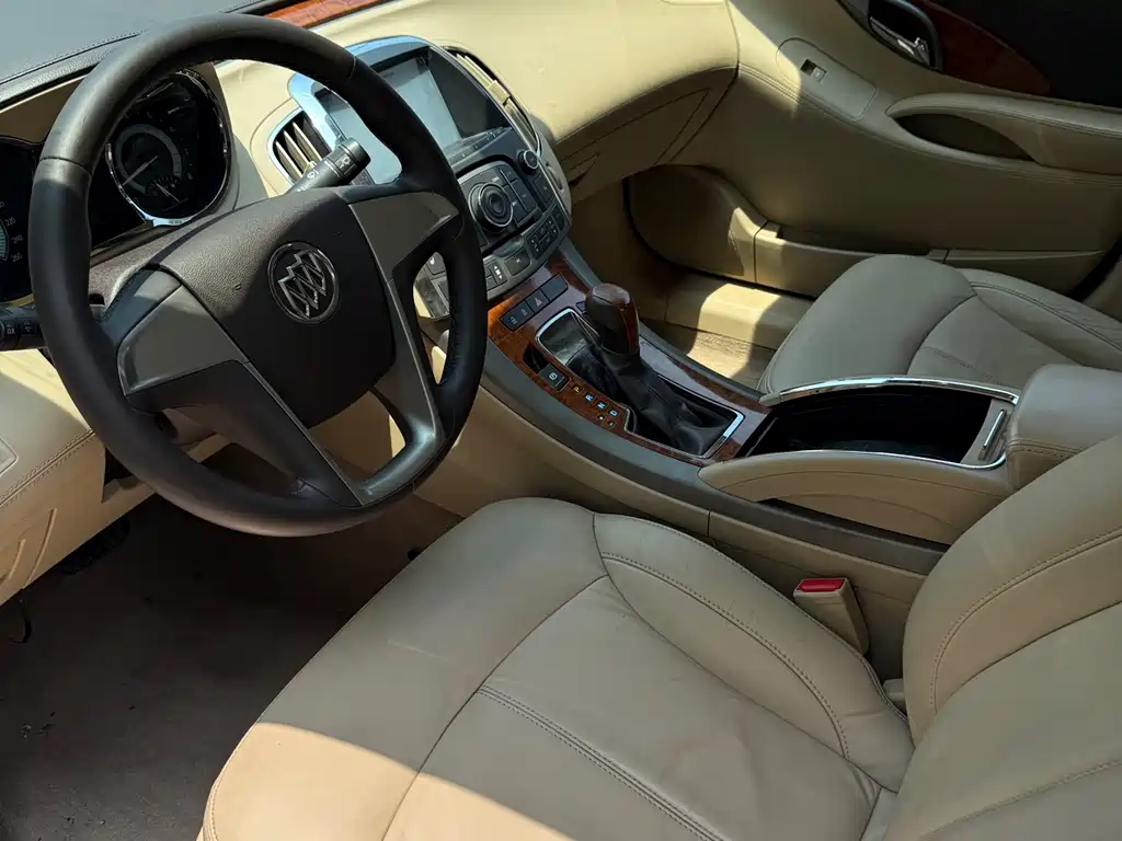 Buick LaCrosse 2012 2.4L SIDI Luxury