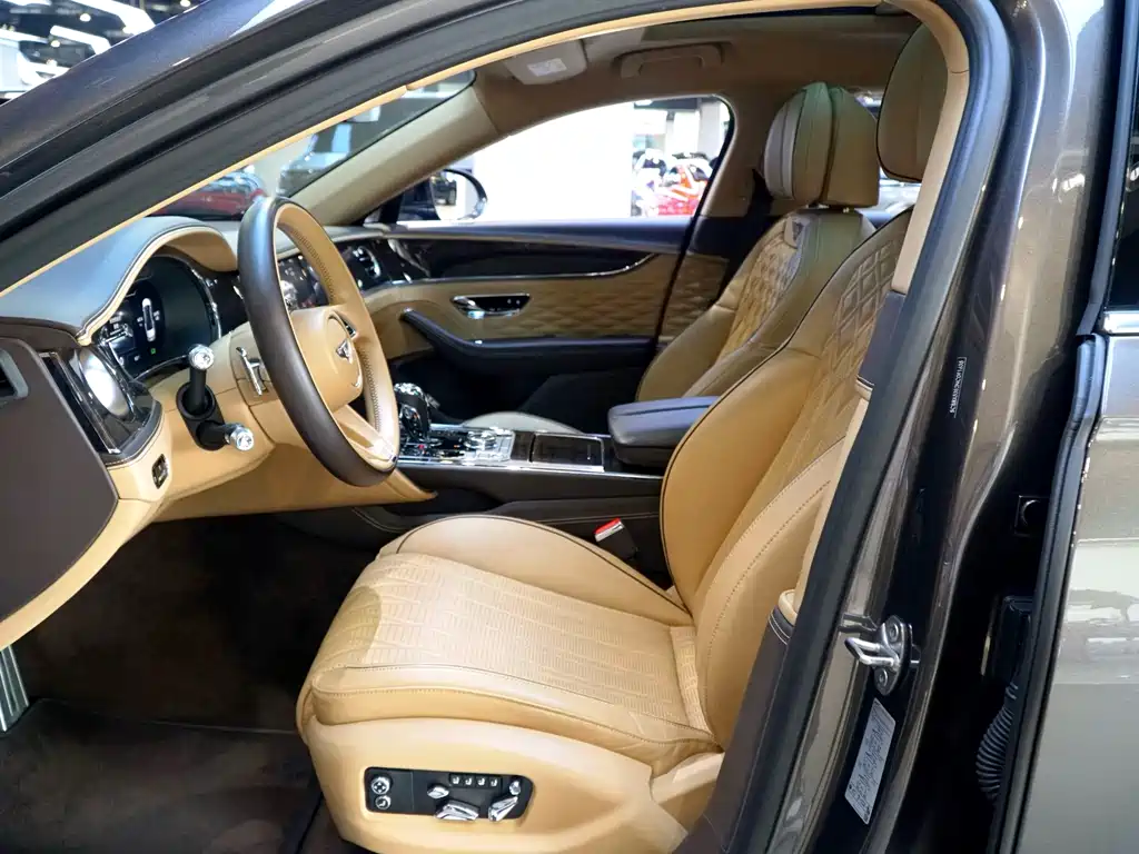 Bentley Flying Spur — миниатюра 8