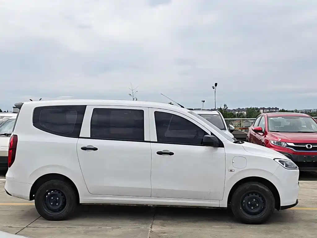 Wuling Hongguang EV — миниатюра 4