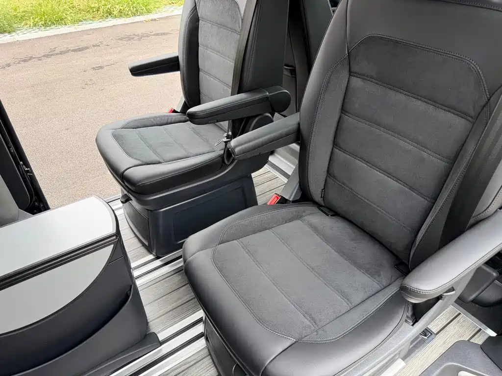 Volkswagen Multivan — миниатюра 22