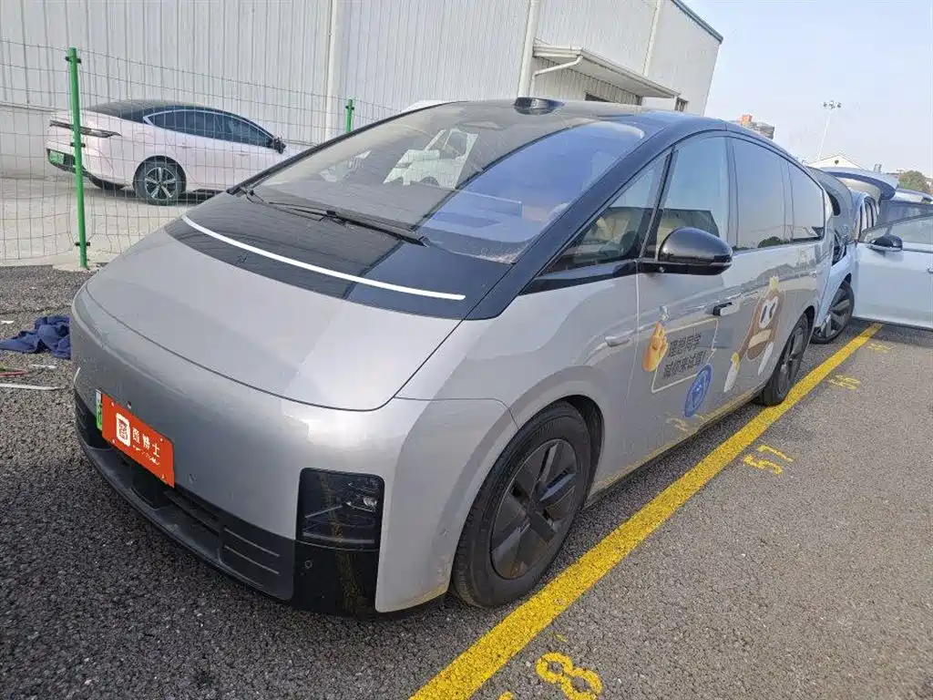 Li Auto MEGA 2025 Ultra