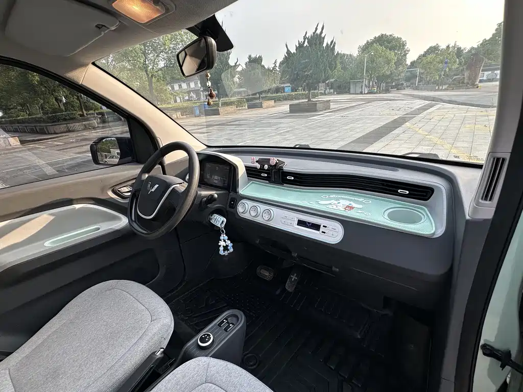 Wuling MINIEV — миниатюра 10