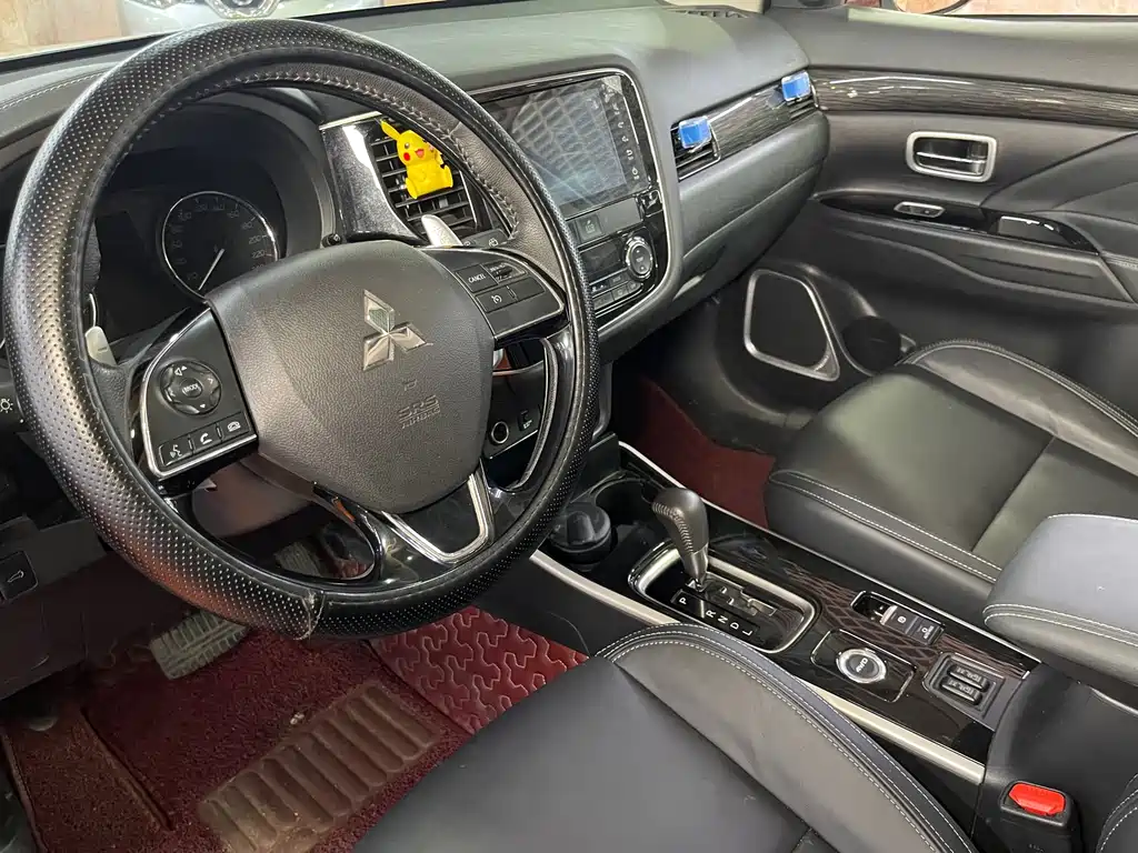 Mitsubishi Outlander — миниатюра 8