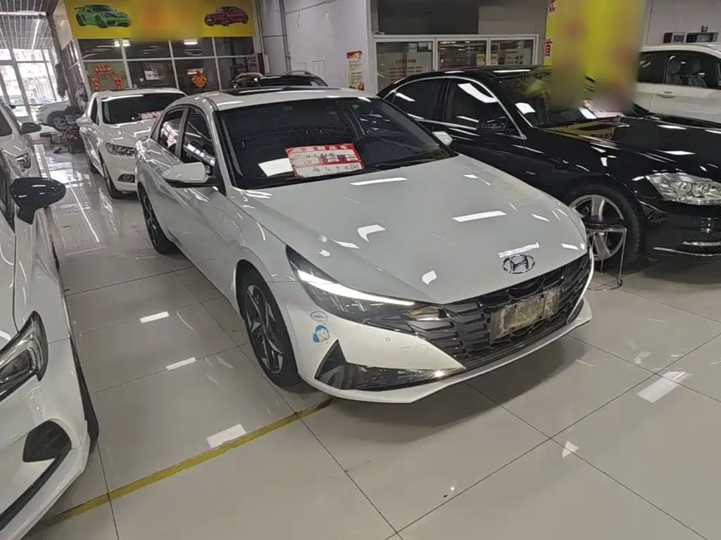 Hyundai Elantra — миниатюра 4