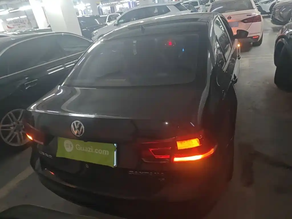 Volkswagen Santana — миниатюра 6