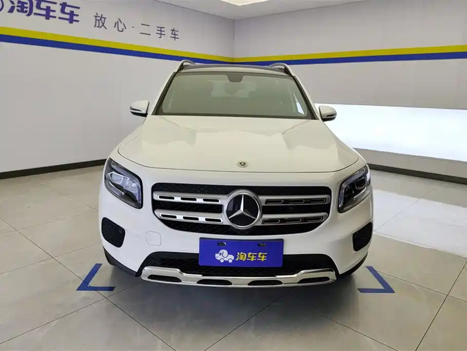 MERCEDES-BENZ GLB