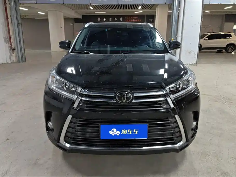TOYOTA HIGHLANDER