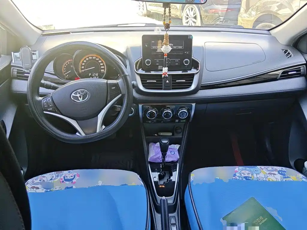 Toyota Yaris L — миниатюра 5