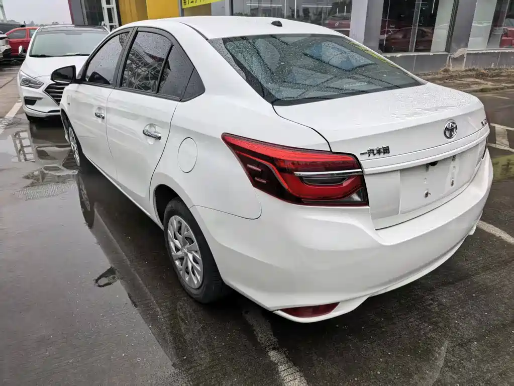 Toyota Vios — миниатюра 7