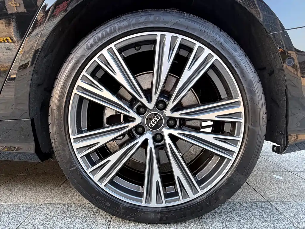 Audi A6L — миниатюра 15