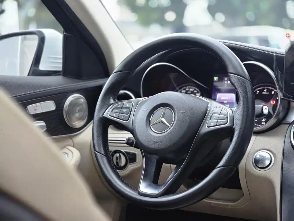 Mercedes-Benz C-Class — миниатюра 8