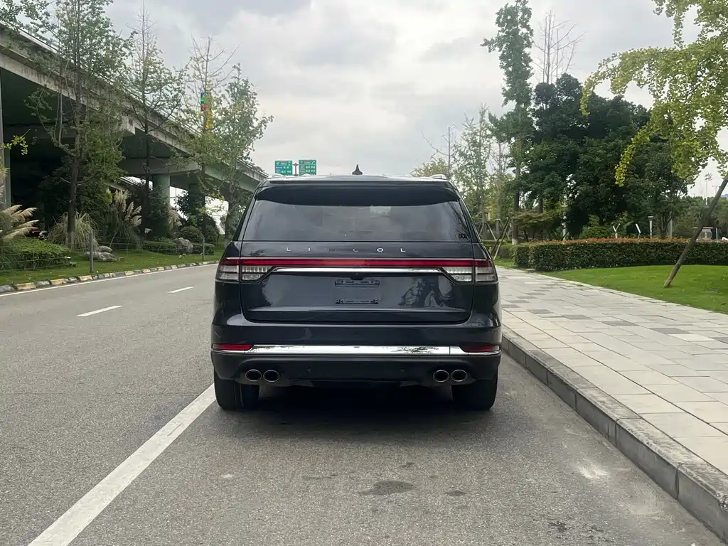 Lincoln Aviator — миниатюра 8