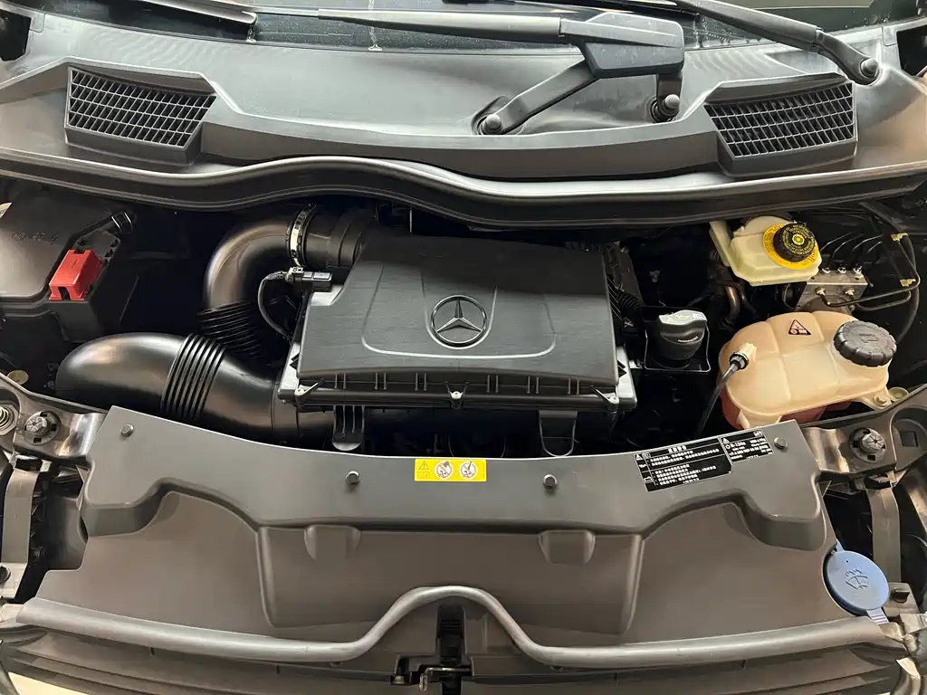 Mercedes-Benz V-Class — миниатюра 21