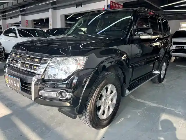 MITSUBISHI PAJERO 2019