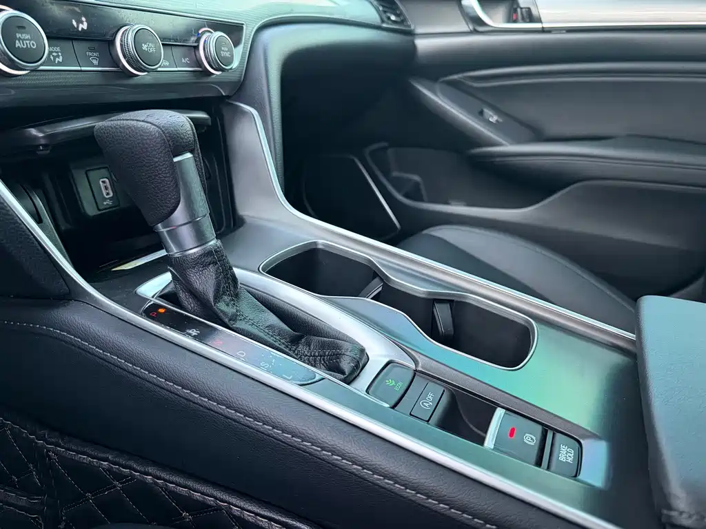 Honda Accord — миниатюра 14