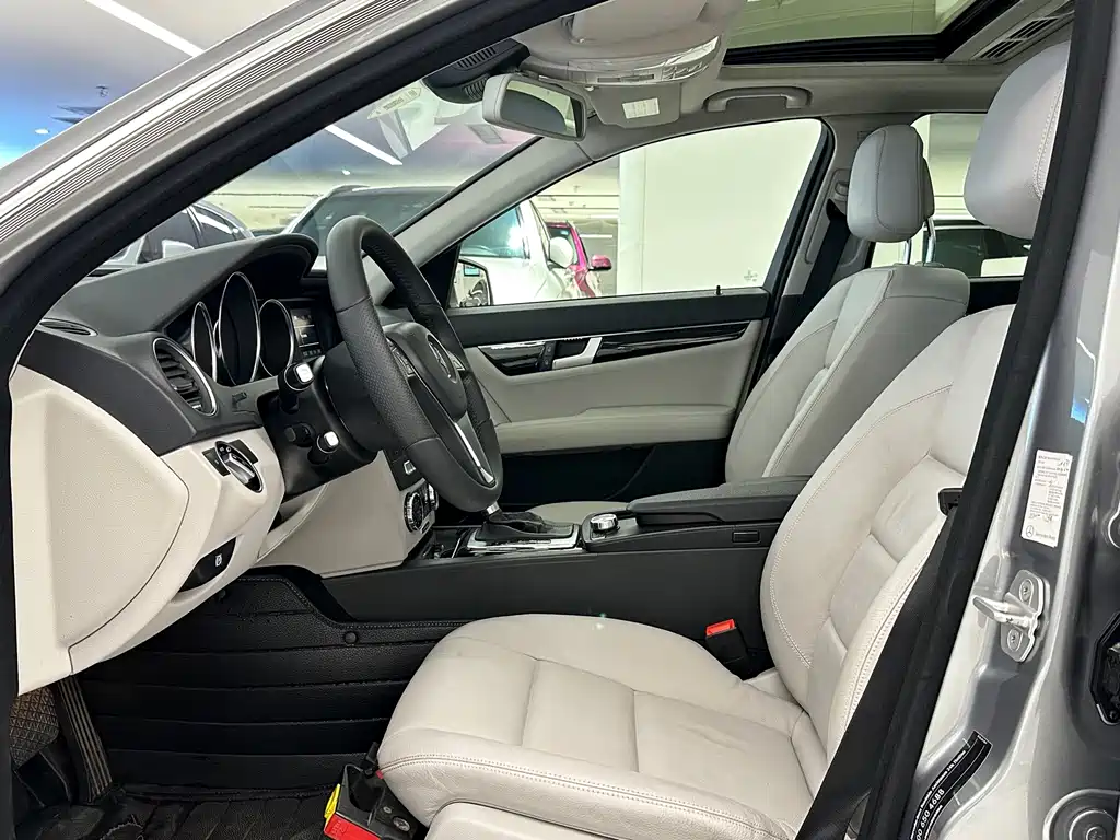 Mercedes-Benz C-Class — миниатюра 8