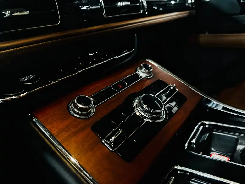 Lincoln Aviator — миниатюра 6