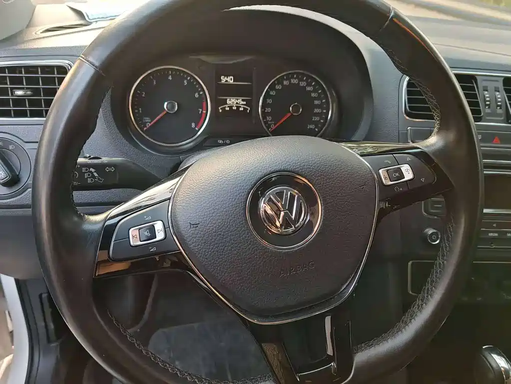 Volkswagen Polo 2016 1.6L AT Comfort