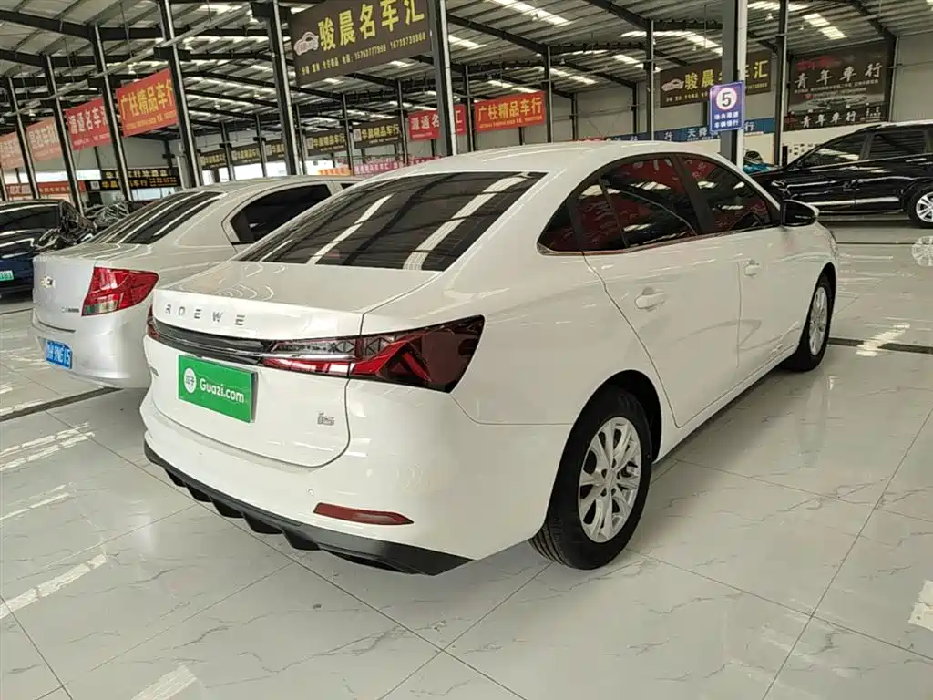 Roewe i5 2023 1.5L MT