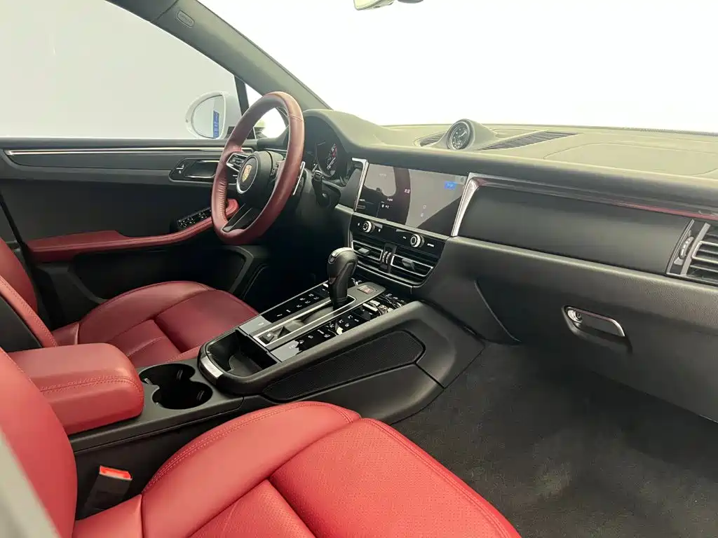 Porsche Macan — миниатюра 12