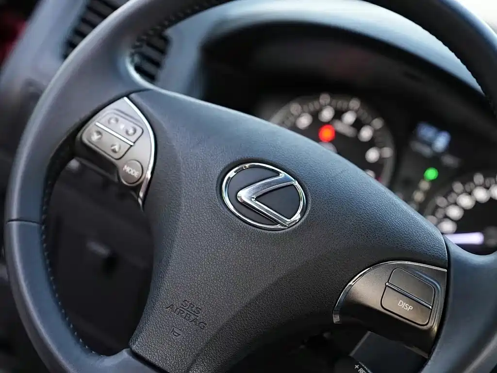 Lexus ES — миниатюра 11