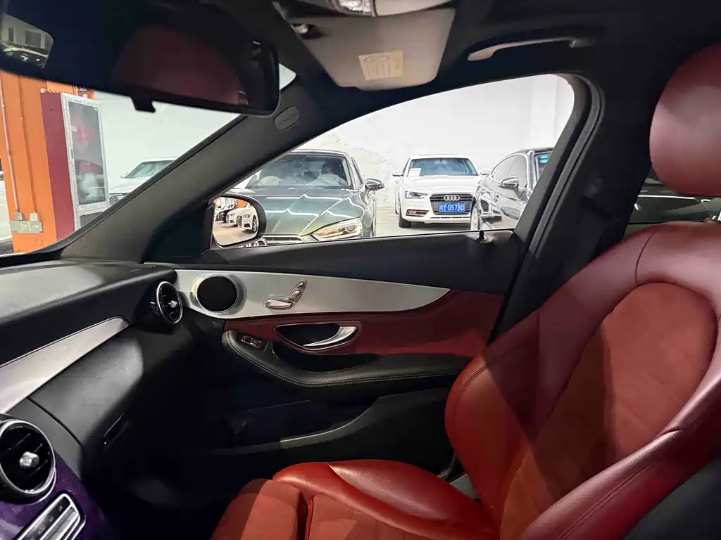 Mercedes-Benz C-Class — миниатюра 12