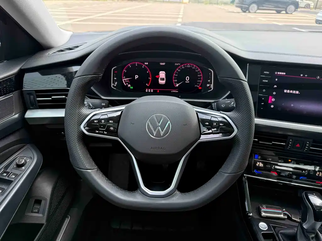 Volkswagen Passat 2022 330TSI Luxury