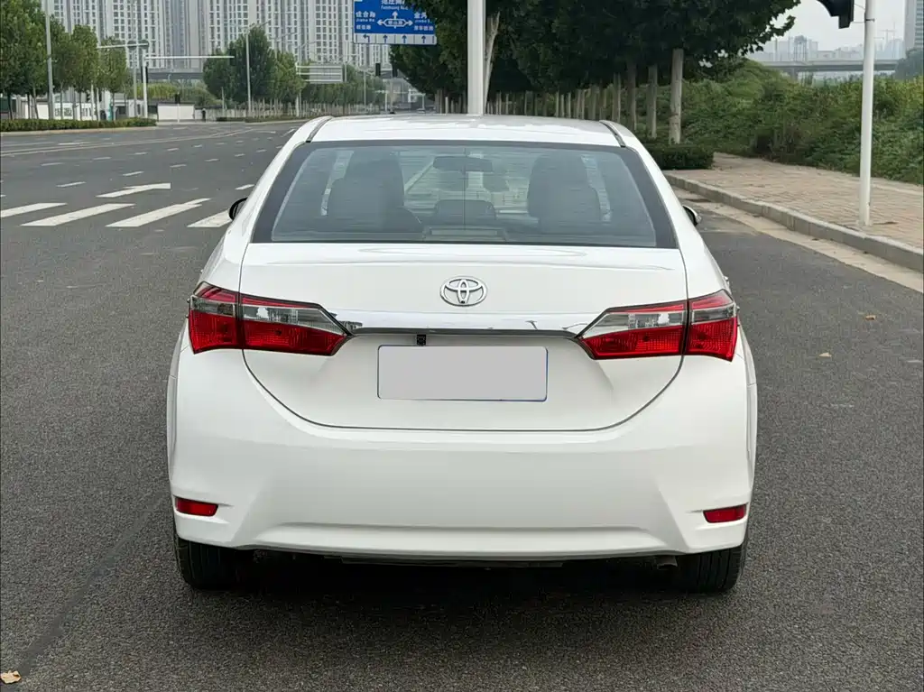 Toyota Corolla — миниатюра 8