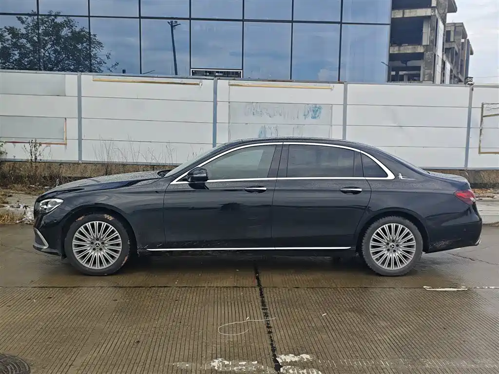 Mercedes-Benz E-Class — миниатюра 3