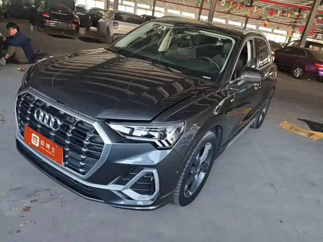 AUDI Q3 2021