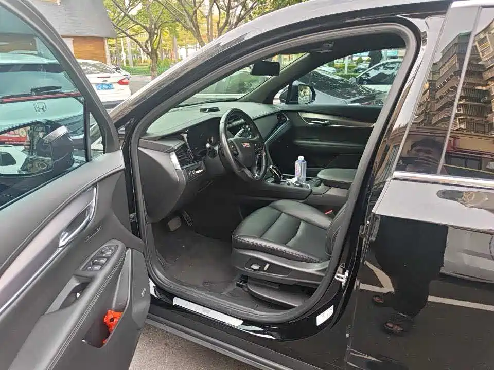 Cadillac XT6 — миниатюра 7