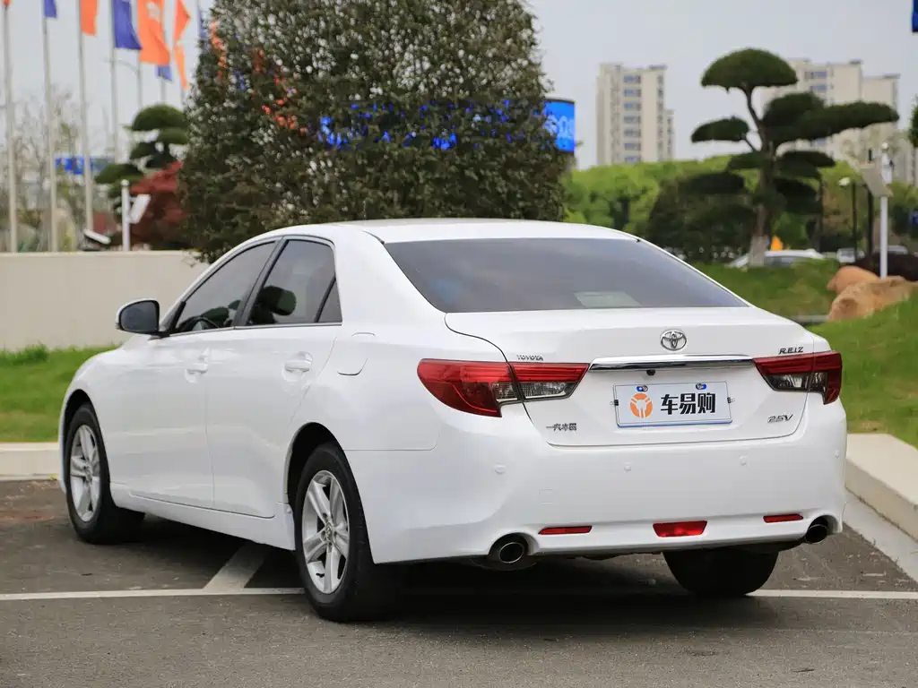 Toyota Reiz — миниатюра 18