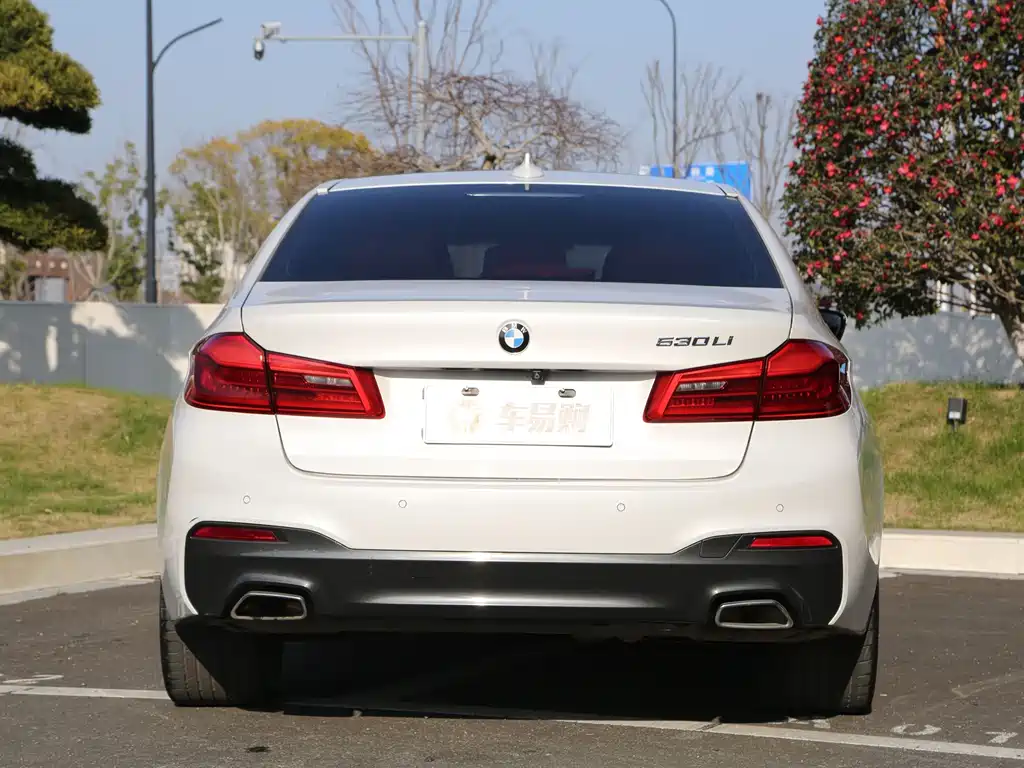 BMW 5 Series — миниатюра 20