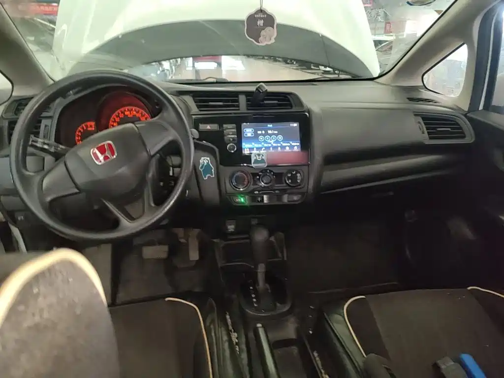 Honda Fit — миниатюра 10