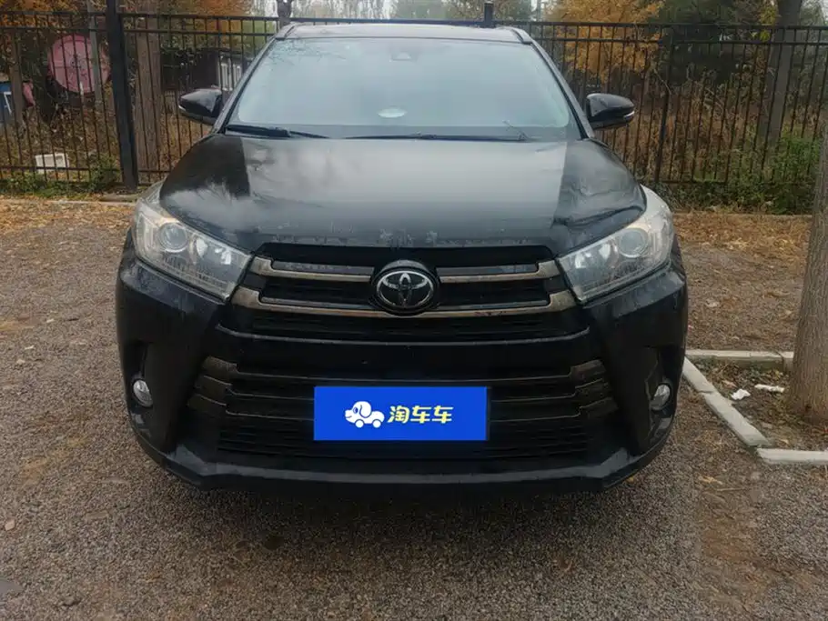 TOYOTA HIGHLANDER