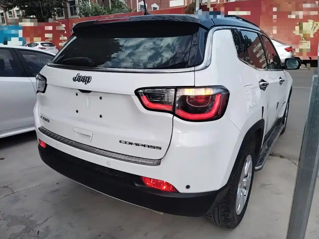 Jeep Compass — миниатюра 7