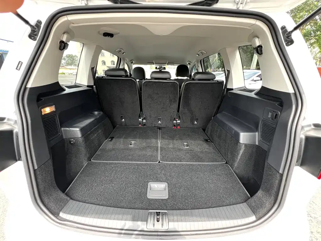 Volkswagen Touran — миниатюра 13